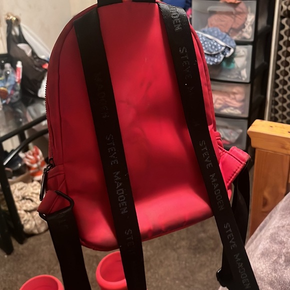 Red Steve Madden bag - Picture 3 of 4